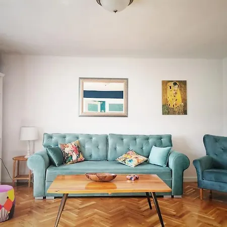 Lulu 90 M2 In Center Of דירה *